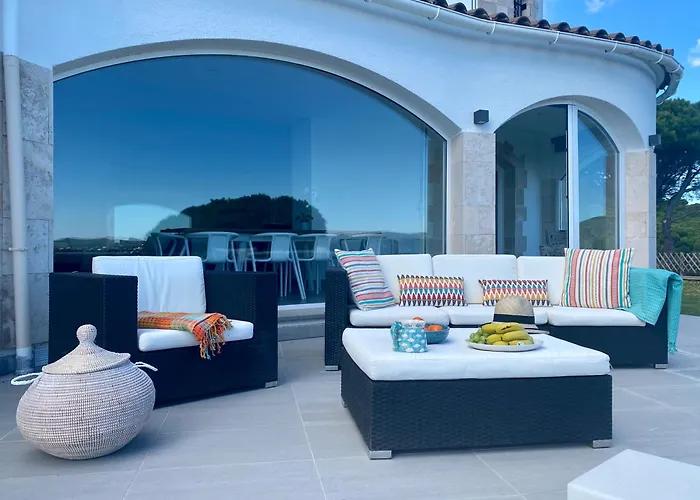 Villa Saramel con vistas panorámicas al mar